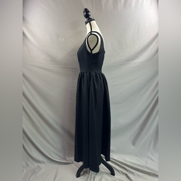 Classic Sleeveless V-Neck Ruffled Waist Fitted Midi Dress Black - Picture 11 of 11